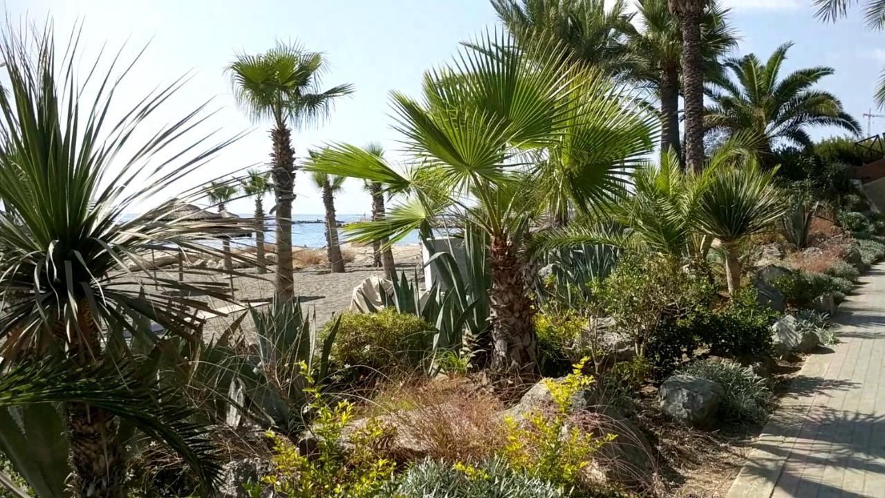 Fantastic 1 Bed Apartment By The Sea Opposite 4 Seasons Limassol Bagian luar foto